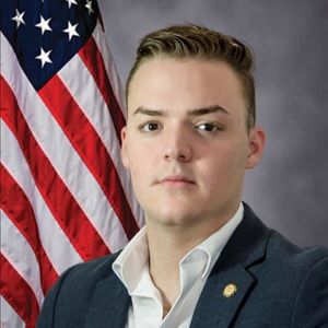 Meet your Posher, Cesar